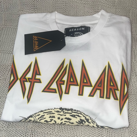 Def Leppard Graphic Tee - Picture 2 of 8
